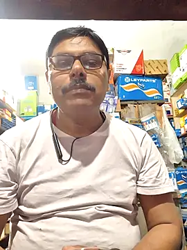 Snapshot of Srmotrs chatting on February 19, 2026, 2:58 pm Srmotrs online show from February 19, 2026, 2:58 pm