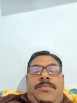 Snapshot of Srmotrs chatting on March 21, 2026, 4:57 am Srmotrs online show from March 21, 2026, 4:57 am