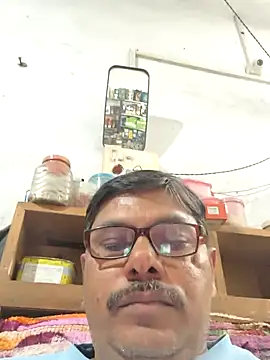 Snapshot of Srmotrs chatting on November 9, 2025, 1:37 pm Srmotrs online show from November 9, 2025, 1:37 pm