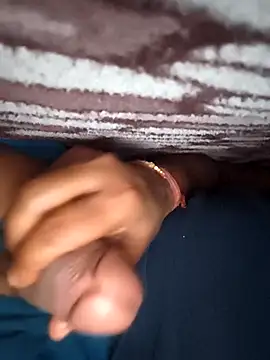 Snapshot of Srmotrs chatting on March 16, 2026, 12:40 am Srmotrs online show from March 16, 2026, 12:40 am