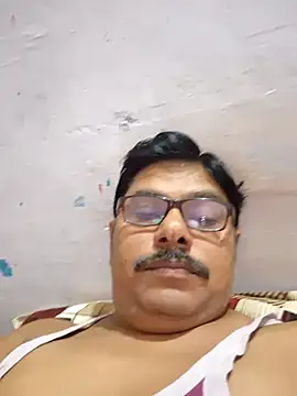 Snapshot of Srmotrs chatting on March 7, 2026, 3:35 am Srmotrs online show from March 7, 2026, 3:35 am