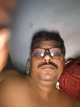 Snapshot of Srmotrs chatting on October 6, 2025, 11:16 pm Srmotrs online show from October 6, 2025, 11:16 pm