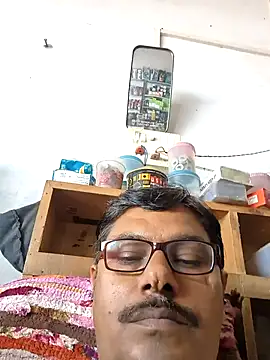 Snapshot of Srmotrs chatting on October 24, 2025, 7:07 am Srmotrs online show from October 24, 2025, 7:07 am