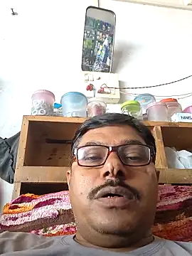 Snapshot of Srmotrs chatting on October 9, 2025, 7:31 am Srmotrs online show from October 9, 2025, 7:31 am