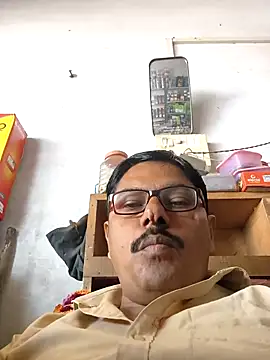 Snapshot of Srmotrs chatting on November 16, 2025, 5:34 am Srmotrs online show from November 16, 2025, 5:34 am