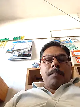 Snapshot of Srmotrs chatting on March 13, 2026, 6:40 am Srmotrs online show from March 13, 2026, 6:40 am