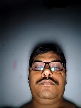 Snapshot of Srmotrs chatting on October 9, 2025, 7:36 pm Srmotrs online show from October 9, 2025, 7:36 pm