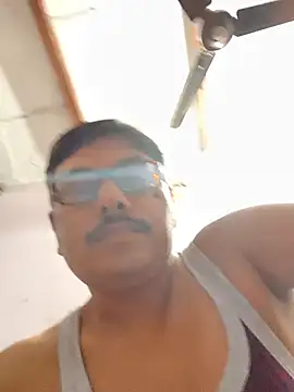 Snapshot of Srmotrs chatting on October 16, 2025, 2:20 am Srmotrs online show from October 16, 2025, 2:20 am