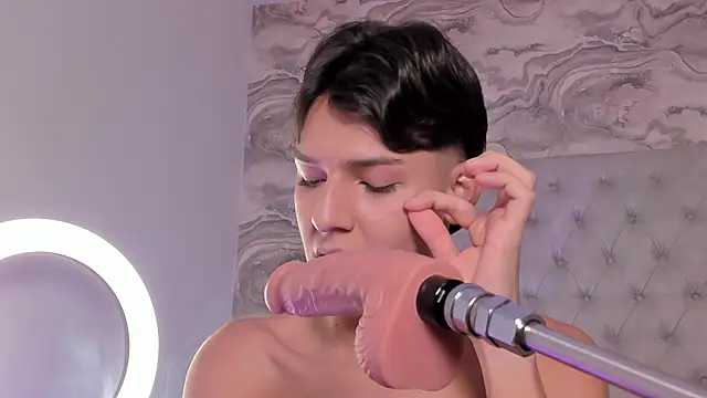 Snapshot of Kev_jenner chatting on October 12, 2025, 9:38 pm Kev jenner online show from October 12, 2025, 9:38 pm