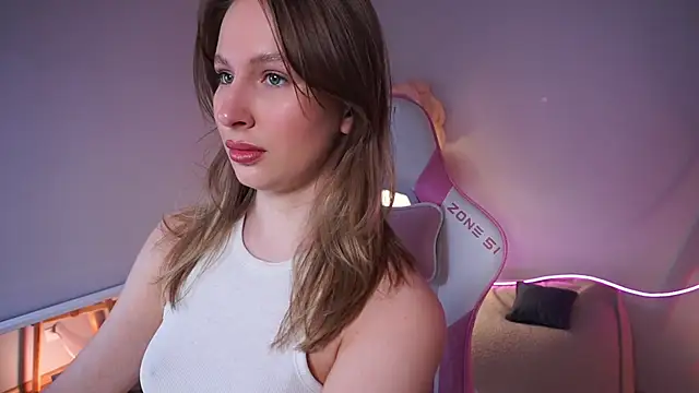 Snapshot of AnnLevine chatting on November 16, 2025, 2:11 pm AnnLevine online show from November 16, 2025, 2:11 pm