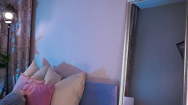 AnnLevine online show from December 19, 2025, 1:57 pm