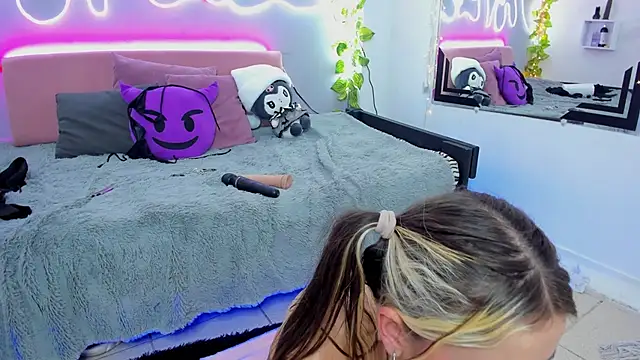 Snapshot of YouliteSllut2 chatting on December 28, 2024, 7:11 am YouliteSllut2 online show from December 28, 2024, 7:11 am