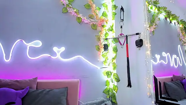 Snapshot of YouliteSllut2 chatting on February 10, 2025, 8:31 pm YouliteSllut2 online show from February 10, 2025, 8:31 pm