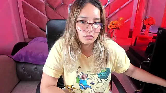 Snapshot of Olivia_Fox69 chatting on September 20, 2025, 3:22 am Olivia Fox69 online show from September 20, 2025, 3:22 am