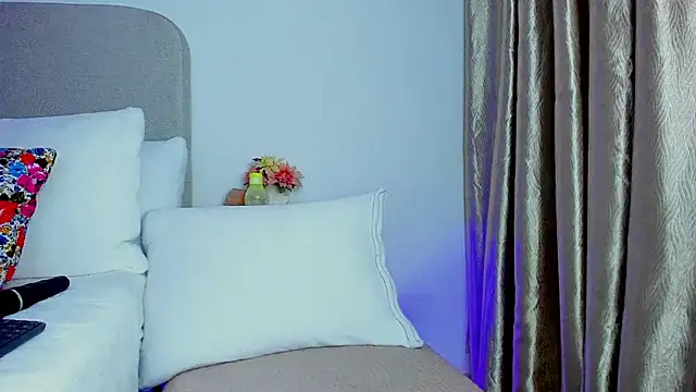 Snapshot of VIDEO_SALE_4_YOU chatting on October 13, 2025, 11:38 pm VIDEO SALE 4 YOU online show from October 13, 2025, 11:38 pm