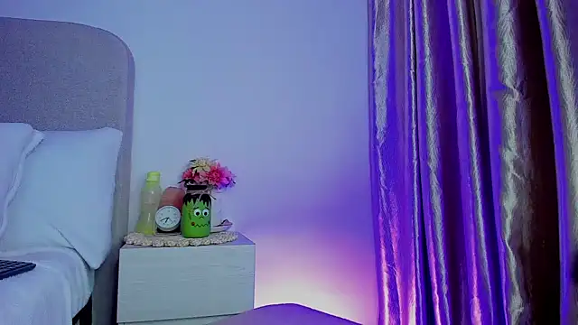 Snapshot of VIDEO_SALE_4_YOU chatting on October 10, 2025, 10:21 pm VIDEO SALE 4 YOU online show from October 10, 2025, 10:21 pm