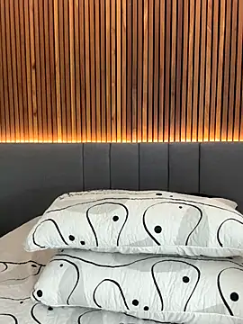 Snapshot of EmiilyAdams_ chatting on December 3, 2025, 9:36 pm EmiilyAdams online show from December 3, 2025, 9:36 pm