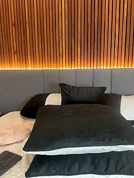 Snapshot of EmiilyAdams_ chatting on November 13, 2025, 10:24 pm EmiilyAdams online show from November 13, 2025, 10:24 pm