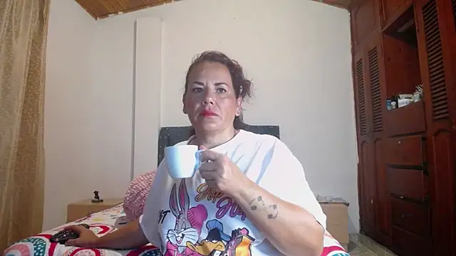 sofiamature01 online show from November 16, 2025, 10:02 pm