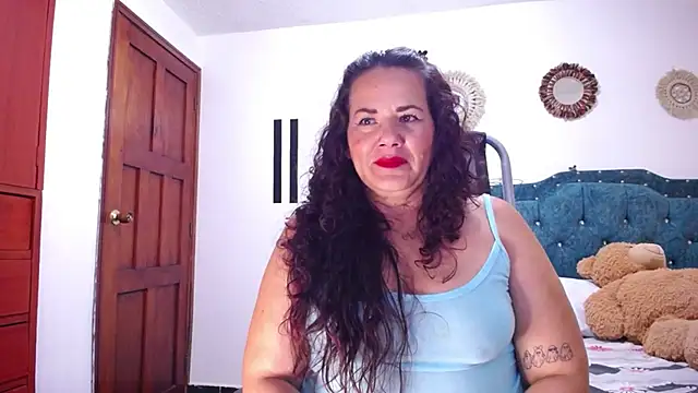 sofiamature01 online show from January 31, 2026, 7:12 pm