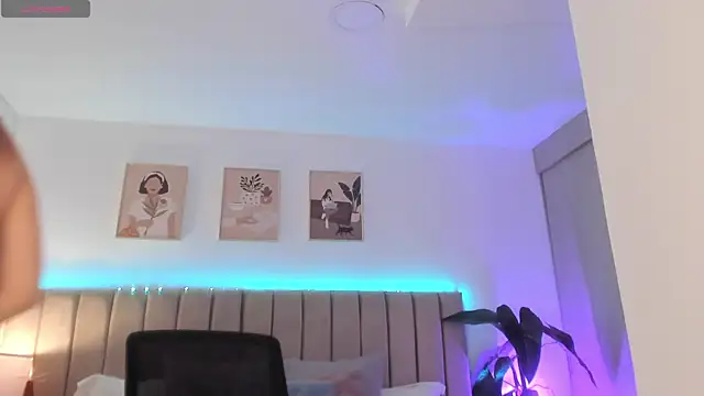 Snapshot of Victoria_romanox chatting on October 15, 2025, 3:31 pm Victoria romanox online show from October 15, 2025, 3:31 pm