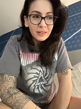 BeautifulMesss online show from April 19, 2026, 3:35 pm