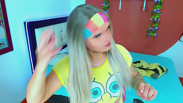 Snapshot of TaylorMon chatting on December 3, 2025, 3:44 pm TaylorMon online show from December 3, 2025, 3:44 pm