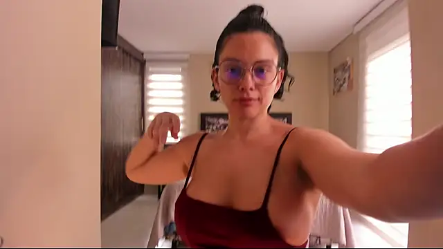 anabel 025 online show from May 7, 2026, 3:26 pm
