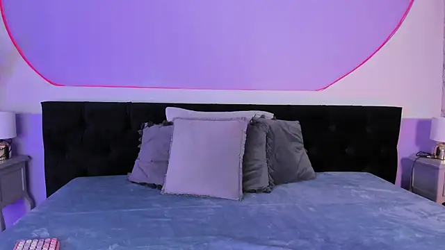 Julieta Cortes   online show from November 20, 2025, 12:17 pm