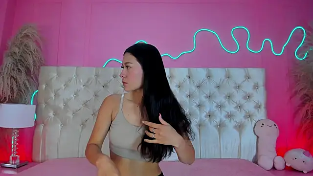 Julieta Cortes   online show from March 24, 2026, 12:38 pm