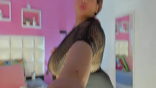 Snapshot of Alanna_hot3 chatting on June 8, 2026, 1:22 pm Alanna hot3 online show from June 8, 2026, 1:22 pm