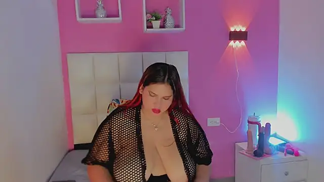 Snapshot of Alanna_hot3 chatting on June 3, 2026, 7:40 pm Alanna hot3 online show from June 3, 2026, 7:40 pm