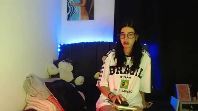 Snapshot of ily_bea chatting on March 26, 2026, 11:57 pm ily bea online show from March 26, 2026, 11:57 pm