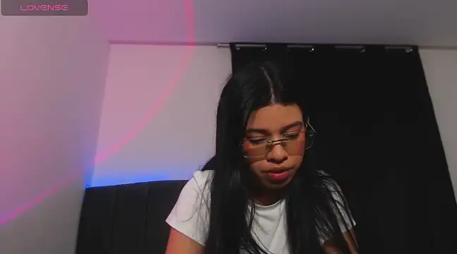 Snapshot of ily_bea chatting on January 9, 2025, 12:14 am ily bea online show from January 9, 2025, 12:14 am