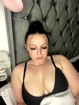 riri bstvx online show from October 14, 2025, 4:07 pm