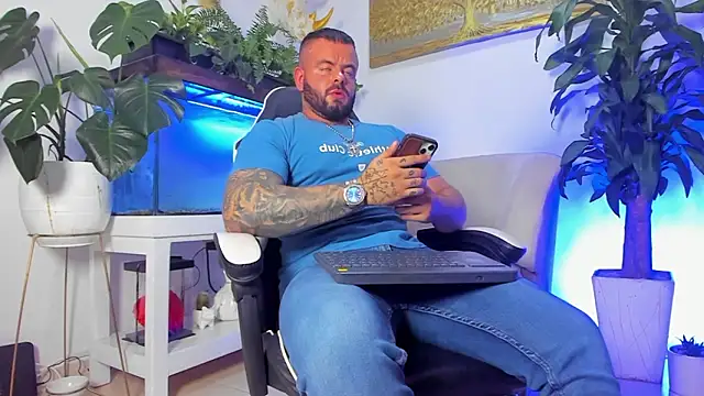 Snapshot of Johnnygrayson1 chatting on March 15, 2026, 1:45 am Johnnygrayson1 online show from March 15, 2026, 1:45 am