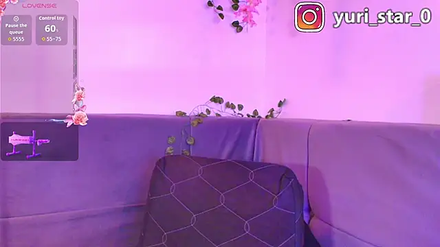 Snapshot of Yuri_Stars chatting on November 29, 2025, 4:45 am Yuri Stars online show from November 29, 2025, 4:45 am