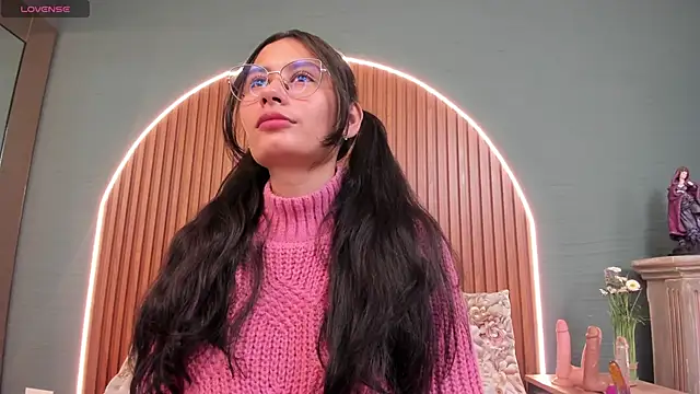 Snapshot of NayeCloud chatting on October 18, 2025, 1:18 am NayeCloud online show from October 18, 2025, 1:18 am