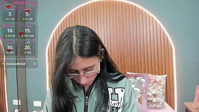 Snapshot of NayeCloud chatting on October 21, 2025, 3:50 am NayeCloud online show from October 21, 2025, 3:50 am