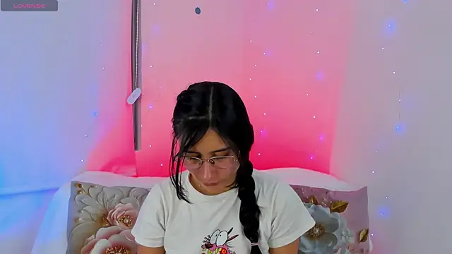 NayeCloud online show from March 1, 2026, 3:50 am