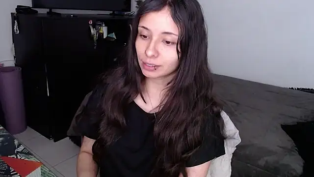 Snapshot of alice_live1 chatting on September 19, 2025, 1:04 pm alice live1 online show from September 19, 2025, 1:04 pm