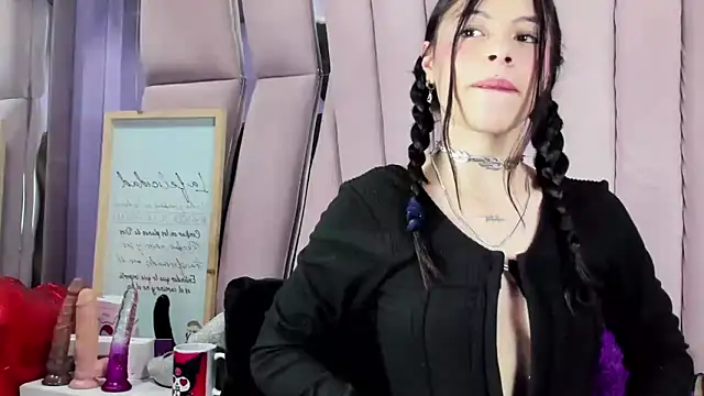 Sasha Petitte online show from September 20, 2025, 4:50 am