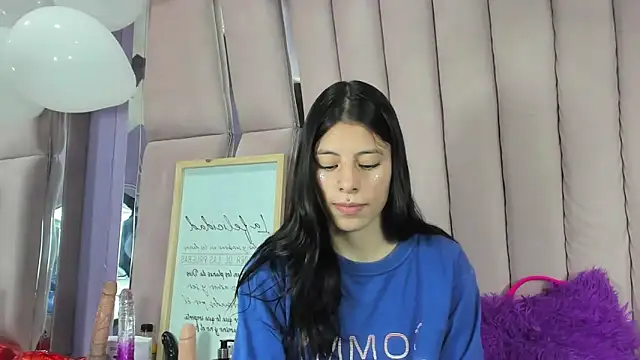 Sasha Petitte online show from September 12, 2025, 4:12 am