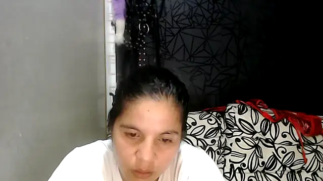 Snapshot of love_and_Lust chatting on February 15, 2025, 2:58 am love and Lust online show from February 15, 2025, 2:58 am