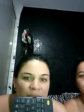 Snapshot of love_and_Lust chatting on January 31, 2025, 6:46 am love and Lust online show from January 31, 2025, 6:46 am