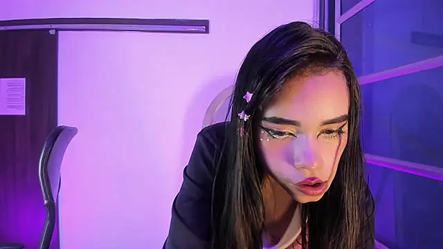 Snapshot of Jasmin_Skinny chatting on October 19, 2025, 3:42 am Jasmin Skinny online show from October 19, 2025, 3:42 am