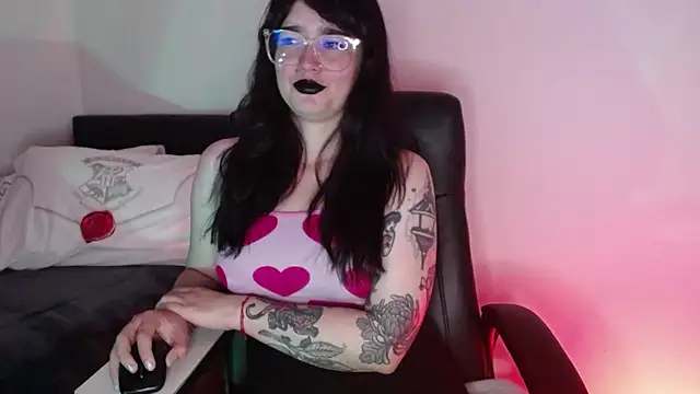 Snapshot of NewAgatha_Bolton chatting on June 16, 2026, 11:27 pm NewAgatha Bolton online show from June 16, 2026, 11:27 pm