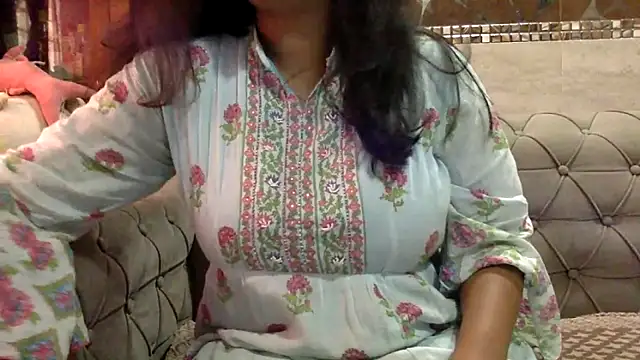 Snapshot of HaaniKaur chatting on March 12, 2026, 8:51 am HaaniKaur online show from March 12, 2026, 8:51 am