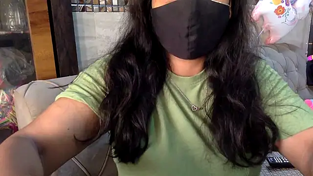 HaaniKaur online show from May 7, 2026, 8:28 am