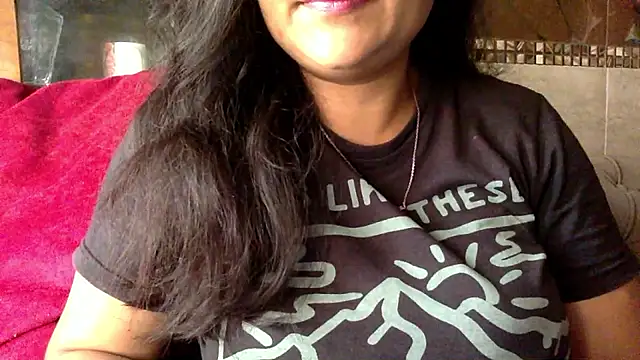 Snapshot of HaaniKaur chatting on May 9, 2026, 8:18 am HaaniKaur online show from May 9, 2026, 8:18 am